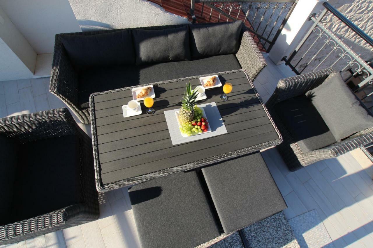 House Rokastone Apartment สปลิท ภายนอก รูปภาพ