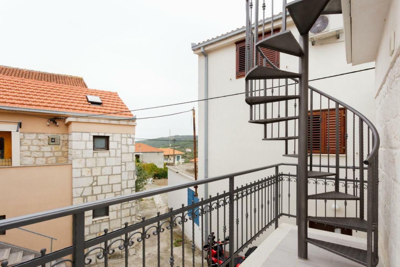 House Rokastone Apartment สปลิท ภายนอก รูปภาพ