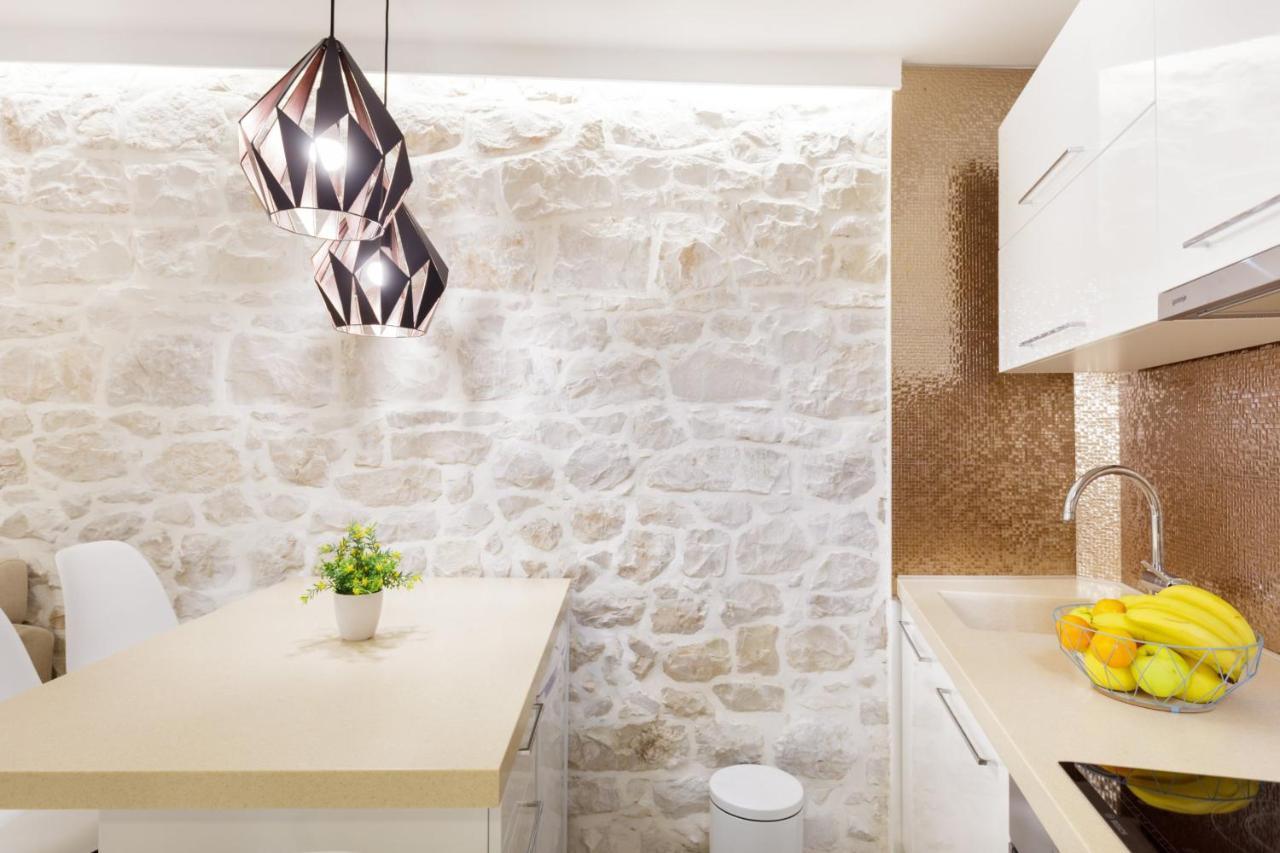 House Rokastone Apartment สปลิท ภายนอก รูปภาพ